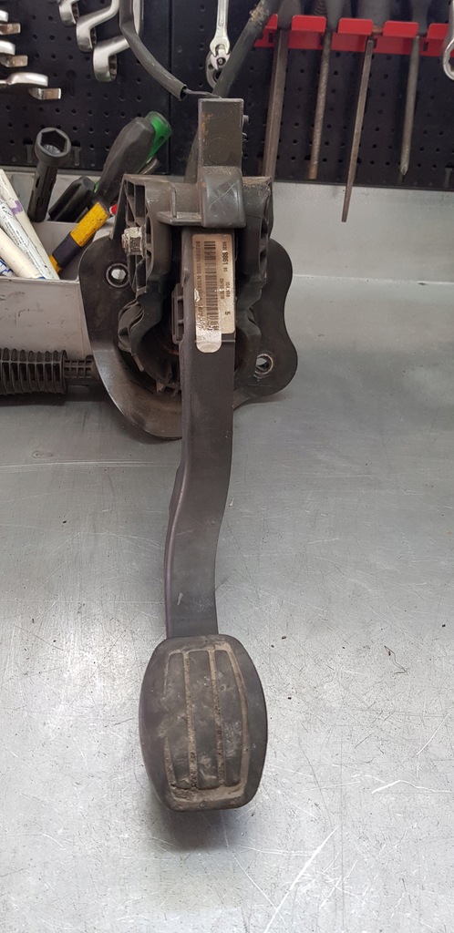 фото №1, Peugeot rifter педаль зчеплення 9820886180