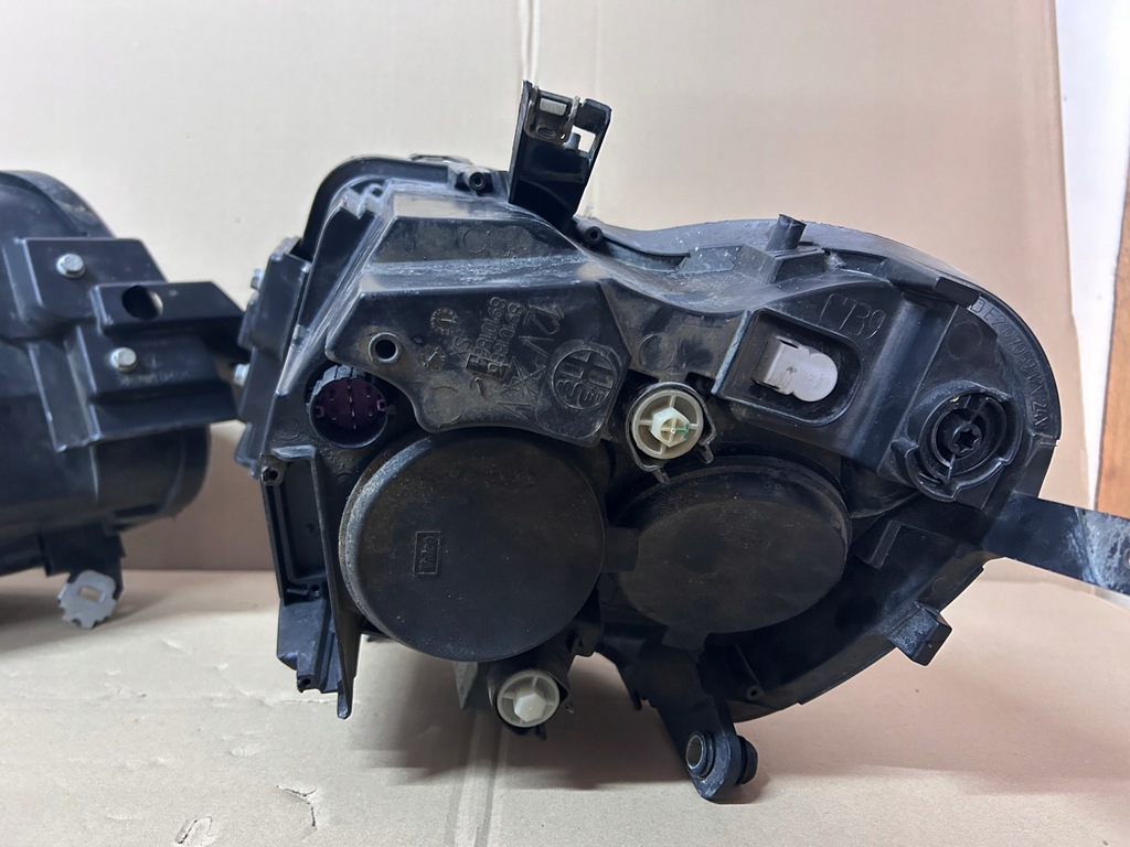 фото №16, Alfa romeo mito левая правая комплект лампы лампа 505278130 тёмные