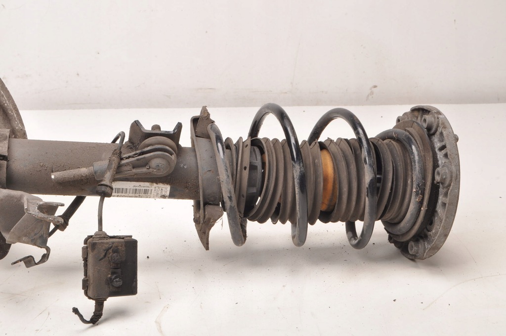 фото №8, Bmw 1 f20 f21 f22 2.0 1.5 амортизационная стойка правый перед передний 6792286