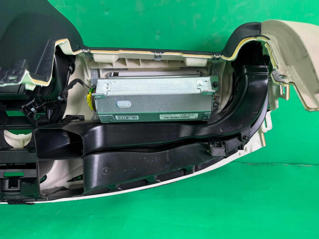 Панель приладів приладова панель приладів подушка подушка безпеки mercedes slk 2 r171 04-11 європа в Україні