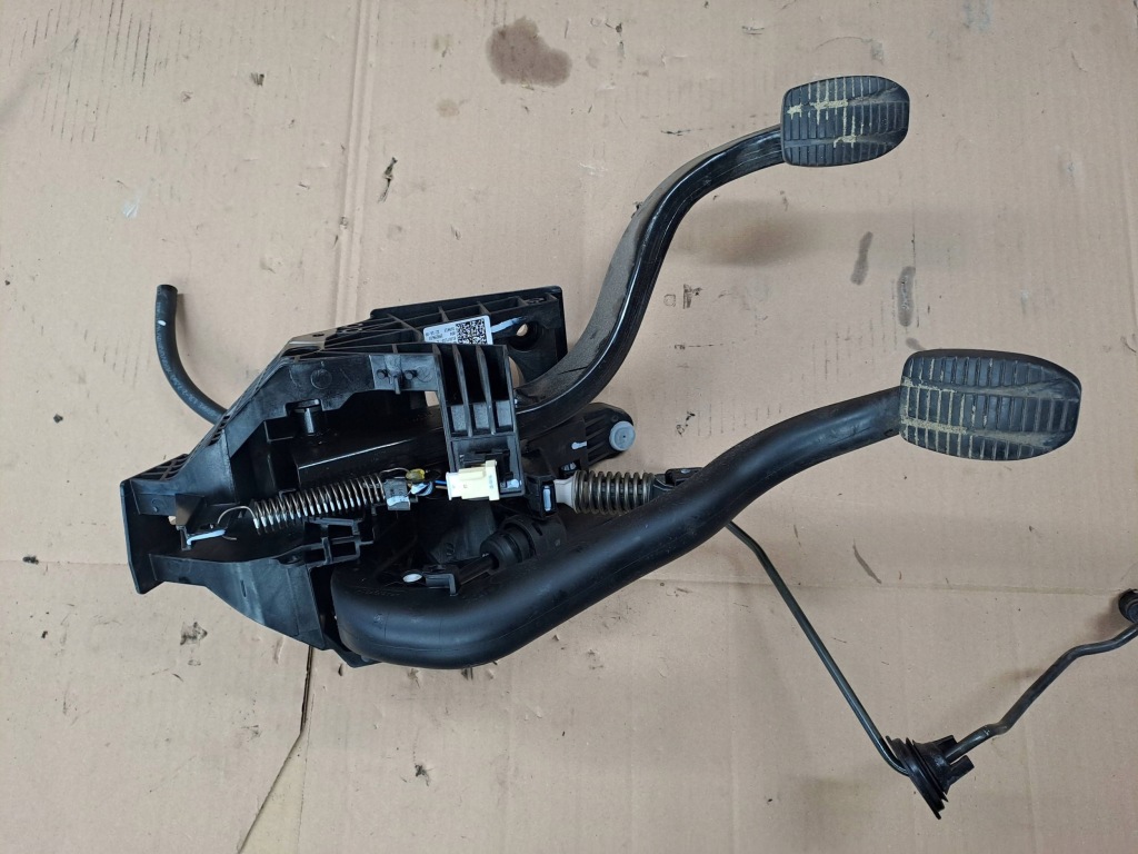 фото №1, Педали комплект bmw x1 f48 f49 2016 6870848