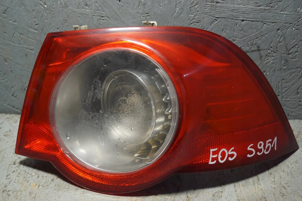 Лампа правий задній vw eos 1q0945096 s951 Ціна