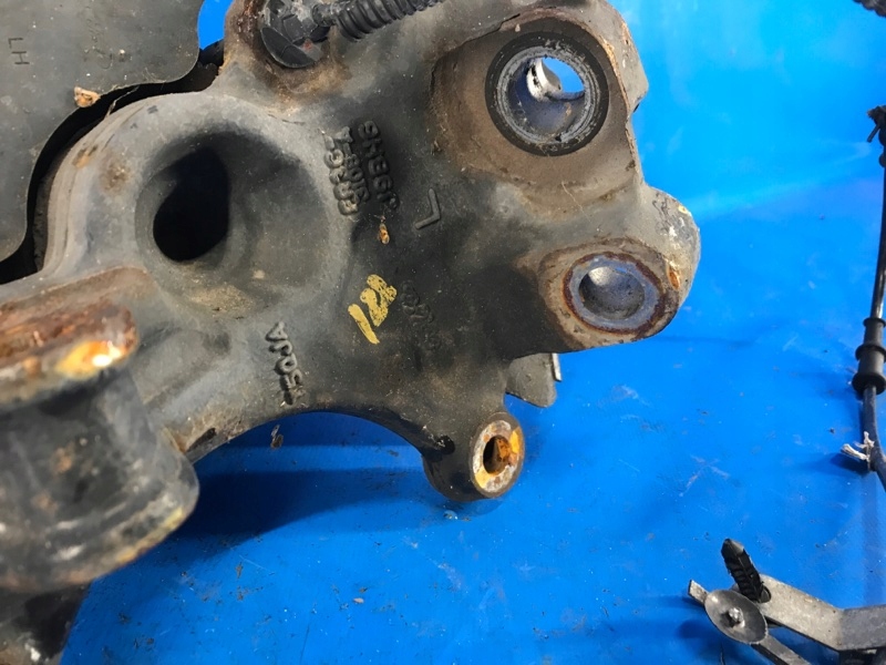 фото №4, Поворотний кулак lew. ford mustang 15 fr3z-3106-a