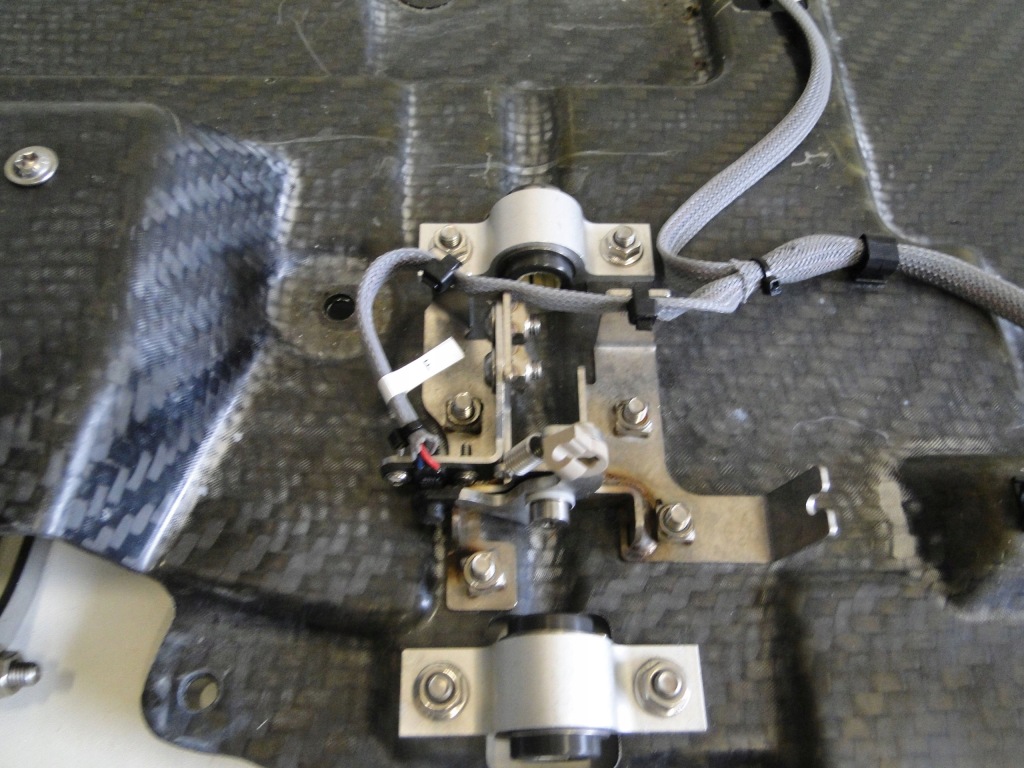 Mercedes накладка під  бампер передній дифузор карбон amg gt 190 black series Ціна