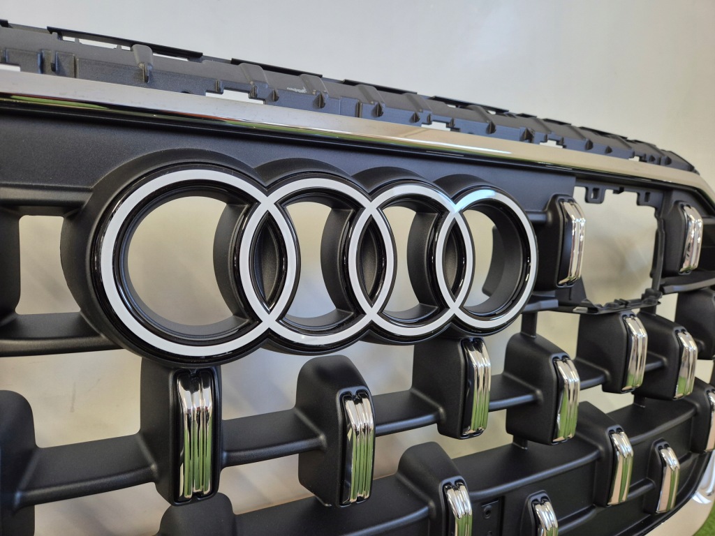 Audi q8 4m8 рестайлинг  решётка радиатора решётка радиатора решётка  радиатора 4m8853651 оригинал хром в Украине