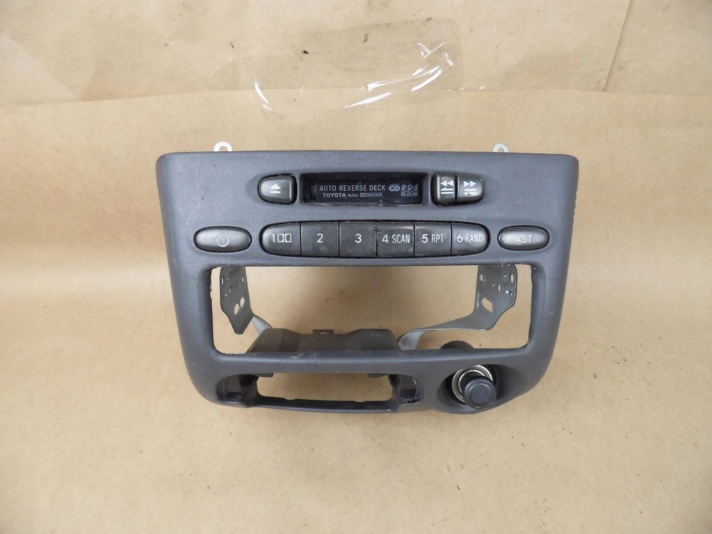 фото №1, Toyota yaris i радіо заводський