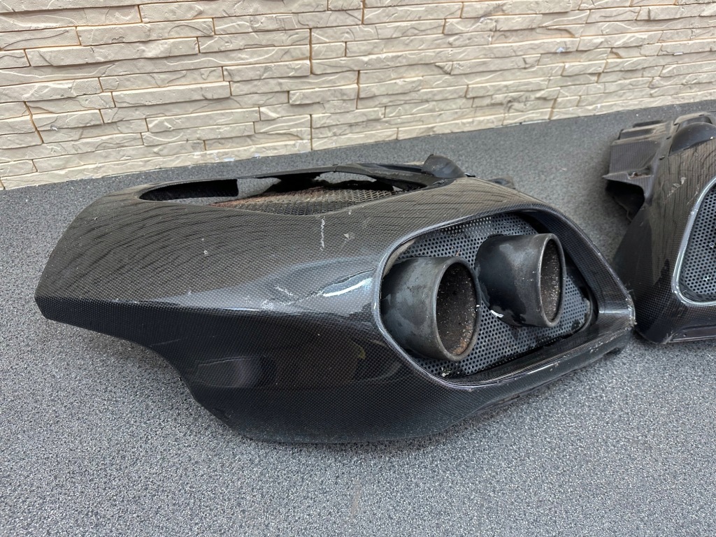 Ferrari 812 бампер задній накладка бампера карбон 89230700 / 89230800 Київ