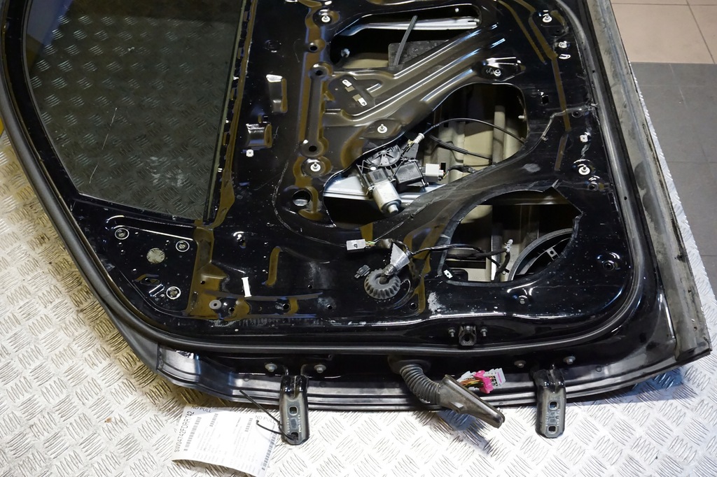 фото №15, Chevrolet suburban tahoe 2015 - 2020 дверь перед правое передние стекло usa