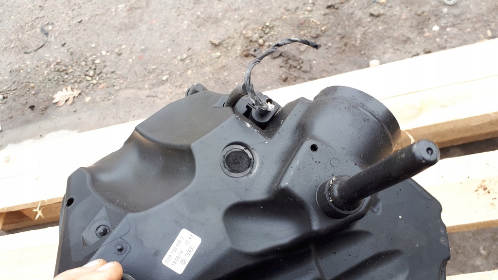 фото №10, Audi оригинальный номер 8w0133835d