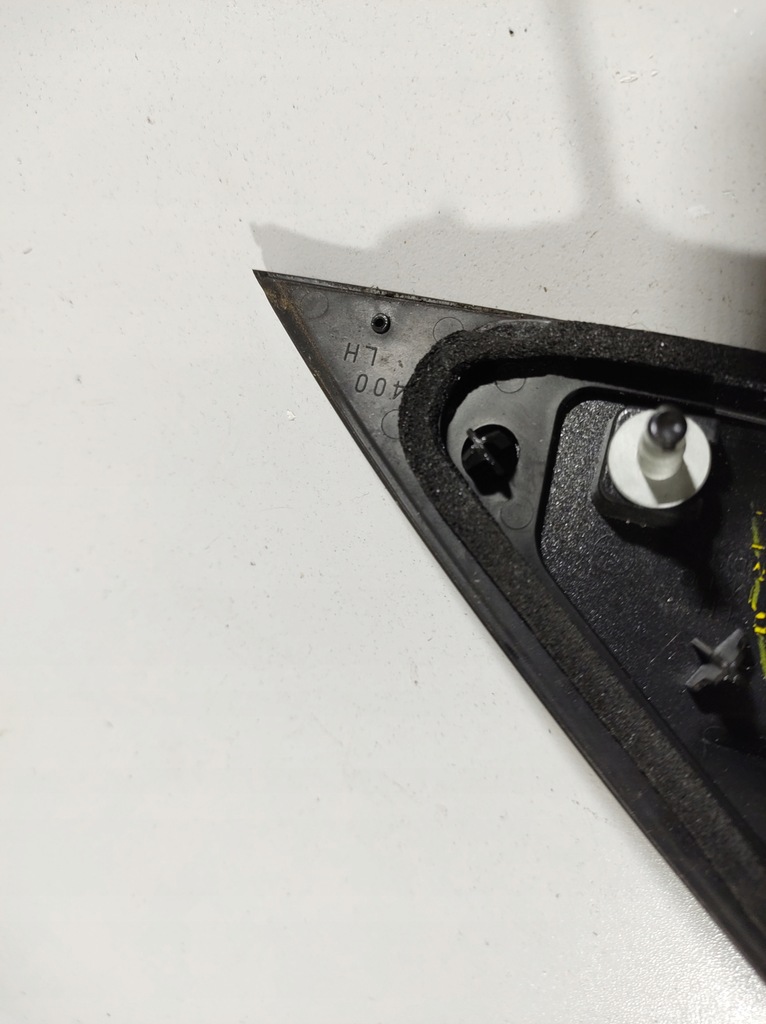 фото №9, Lexus is300h 13r треугольник защита крыла левая