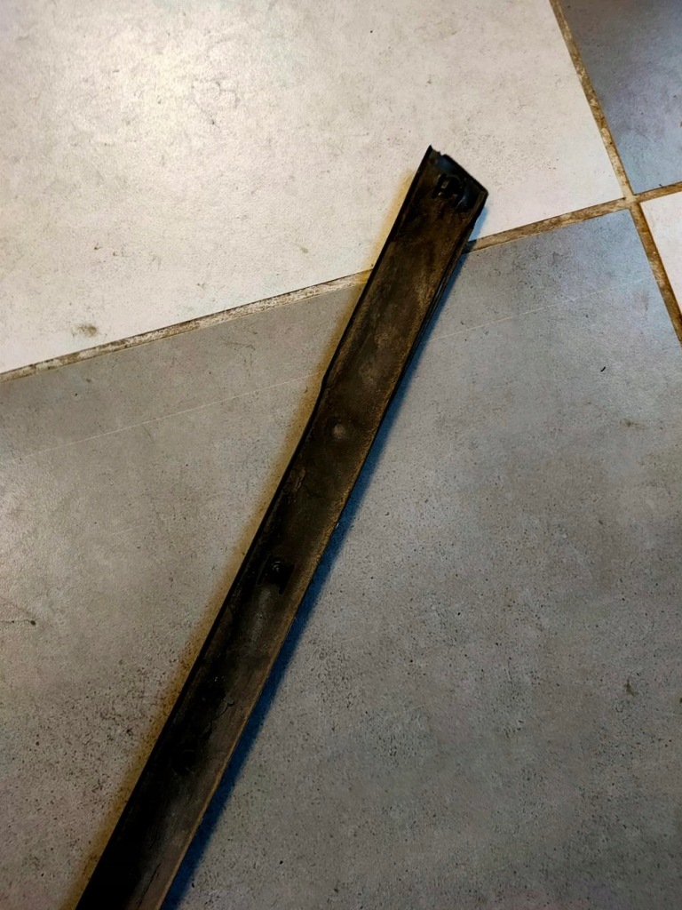 Молдинг na поріг mercedes 107 в Україні