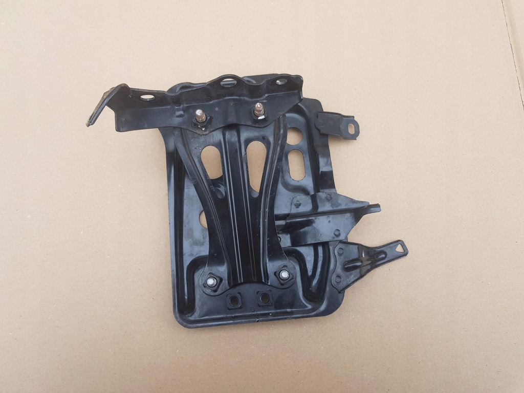 фото №4, Основание аккумулятор toyota auris ii e18 1.6 2012-2018