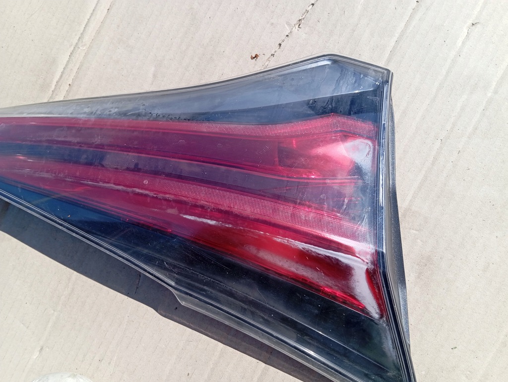 фото №12, Toyota rav4 iv lift лампа 16- задняя задняя левая w крышка внутренняя грязная!!