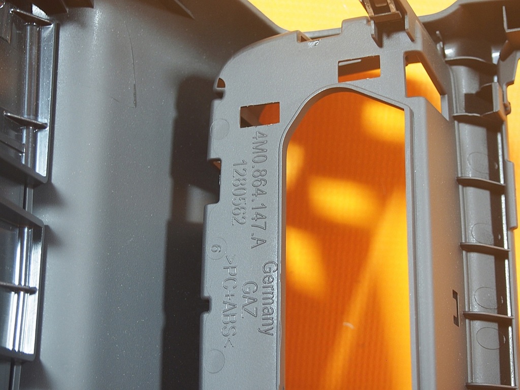 фото №9, Audi q7 4m замок туннель защита разъём 12v 4m0864147a