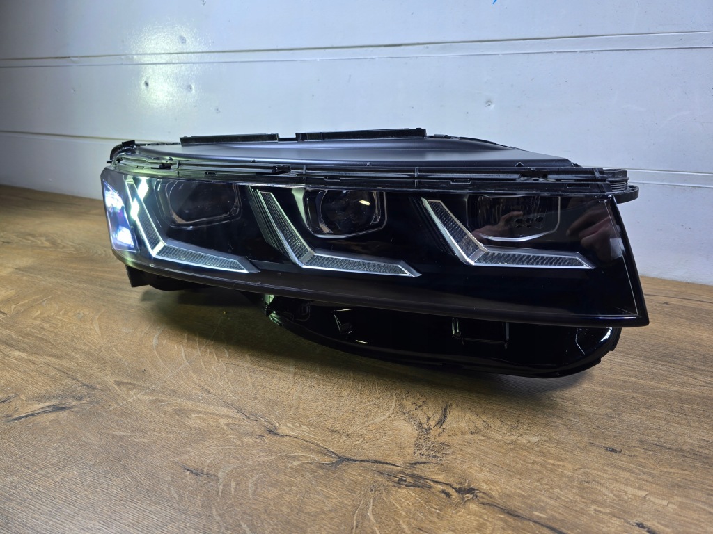 Купить Vw touareg iii 760 лампа перед передняя full led правая 761941082d