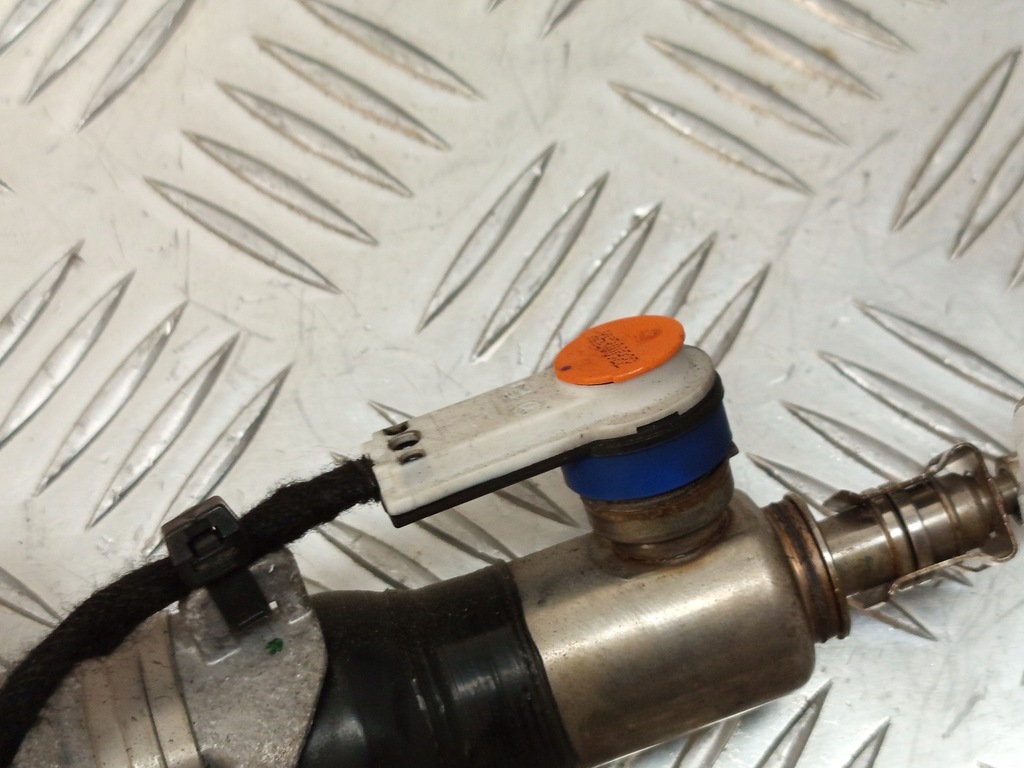 фото №14, Mercedes оригинальный номер a2068681300 w206 gaśnica отсек двигателя