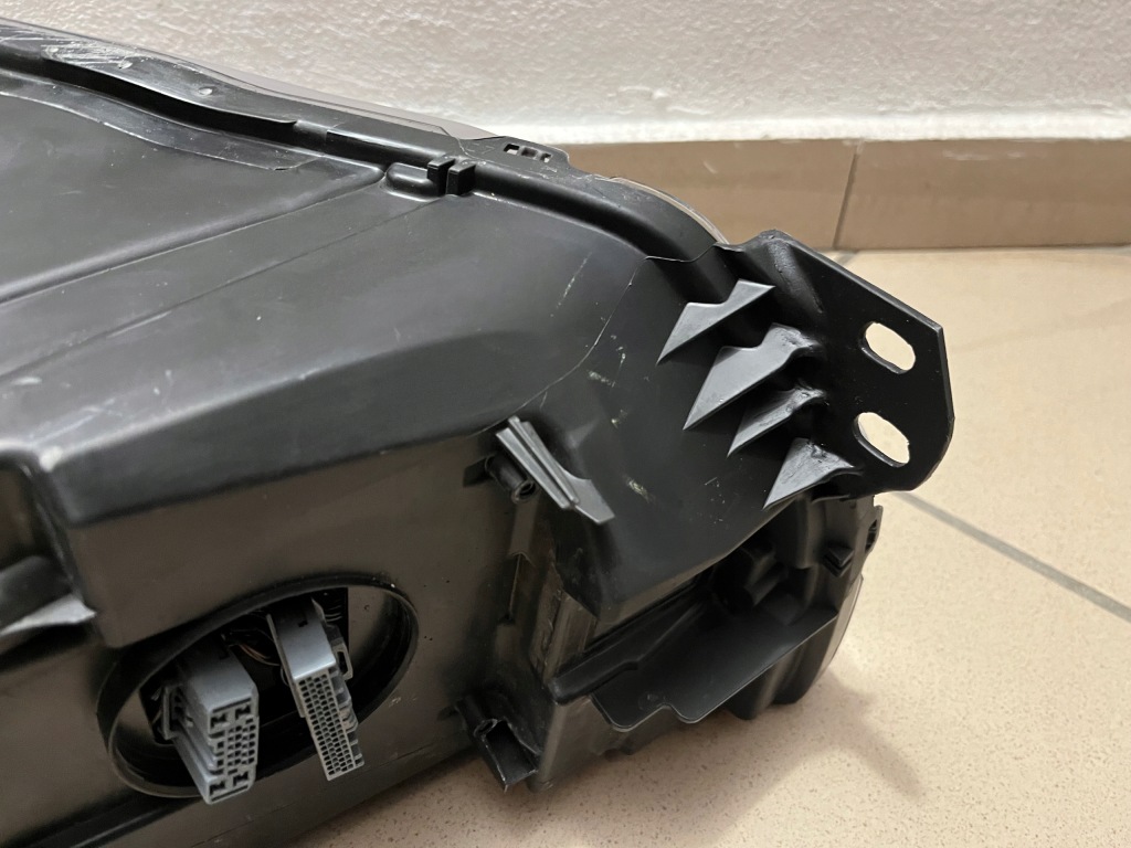 Лампа передняя перед правая volvo xc40 xc-40 mid led 17- 31655990 с Разборки