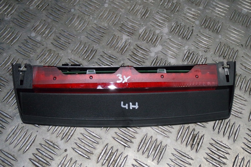 фото №1, Світло стоп audi a8 4h 4h0945097a