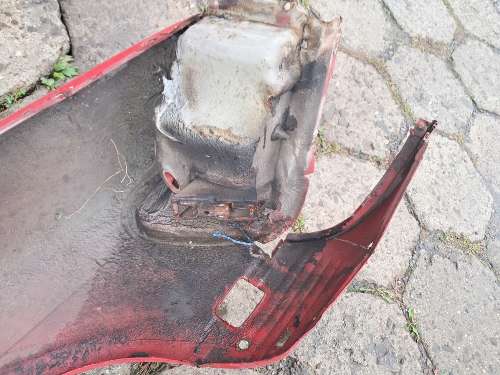 Крила лівий mercedes 107 sl slc 1078801318 Зі Шроту