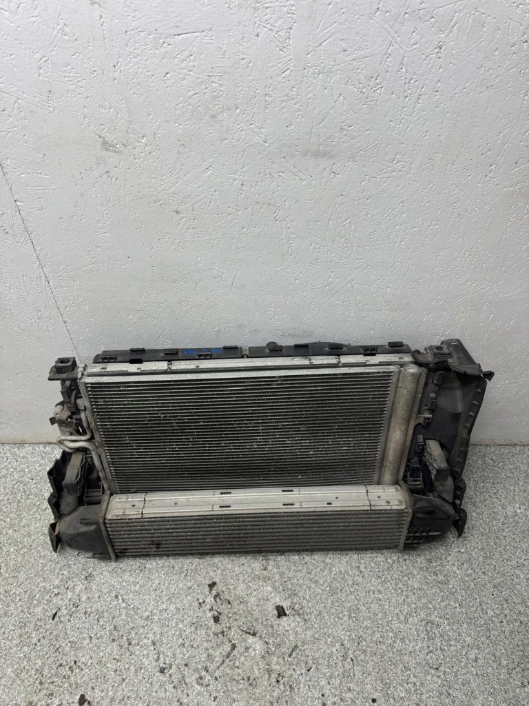 Комплект радиатор воды кондиционер вентилятор volvo v70 3 2012- 31338823 2.0 d3 Недорого