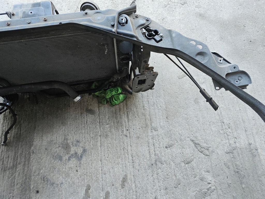 Ремінь передній комплект  балка радіатор mercedes ml w164 3.0 v6 320 cdi Недорого