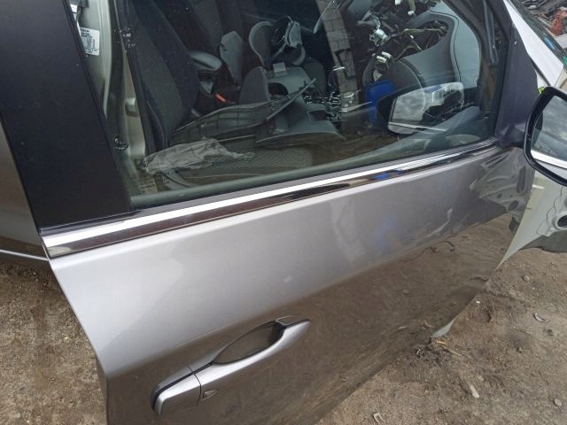 фото №1, Nissan pulsar молдинг уплотнитель дверь правый перед