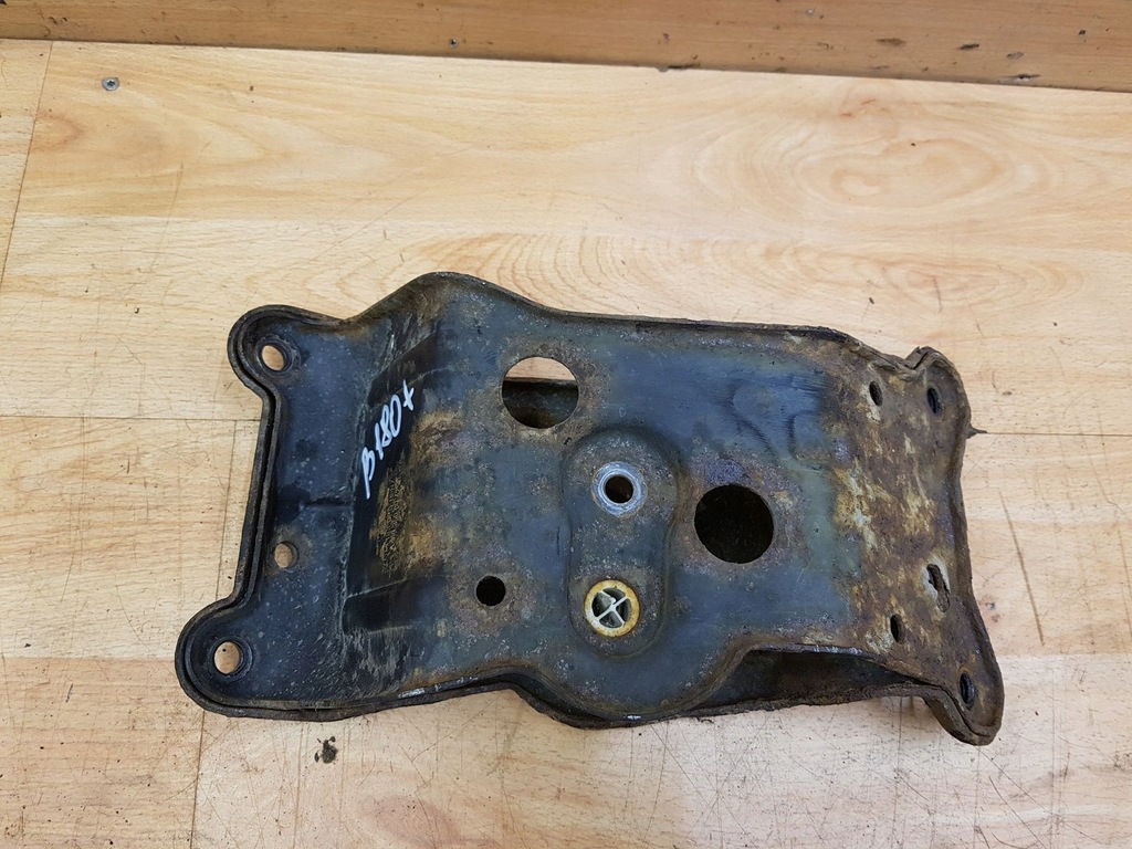 фото №1, Кронштейн рычага задняя mercedes w245