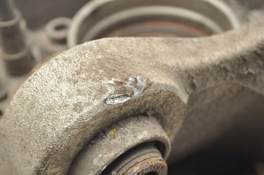 Lexus is 3 поворотний кулак правий задній Зі Шроту