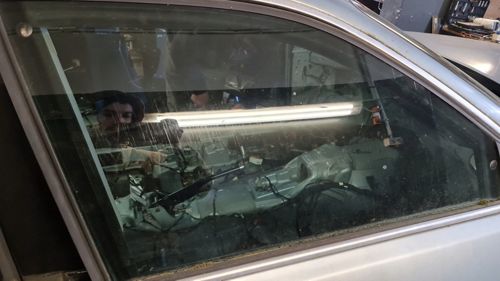 фото №1, Скло двері правий перед audi a8 d2 esg lift