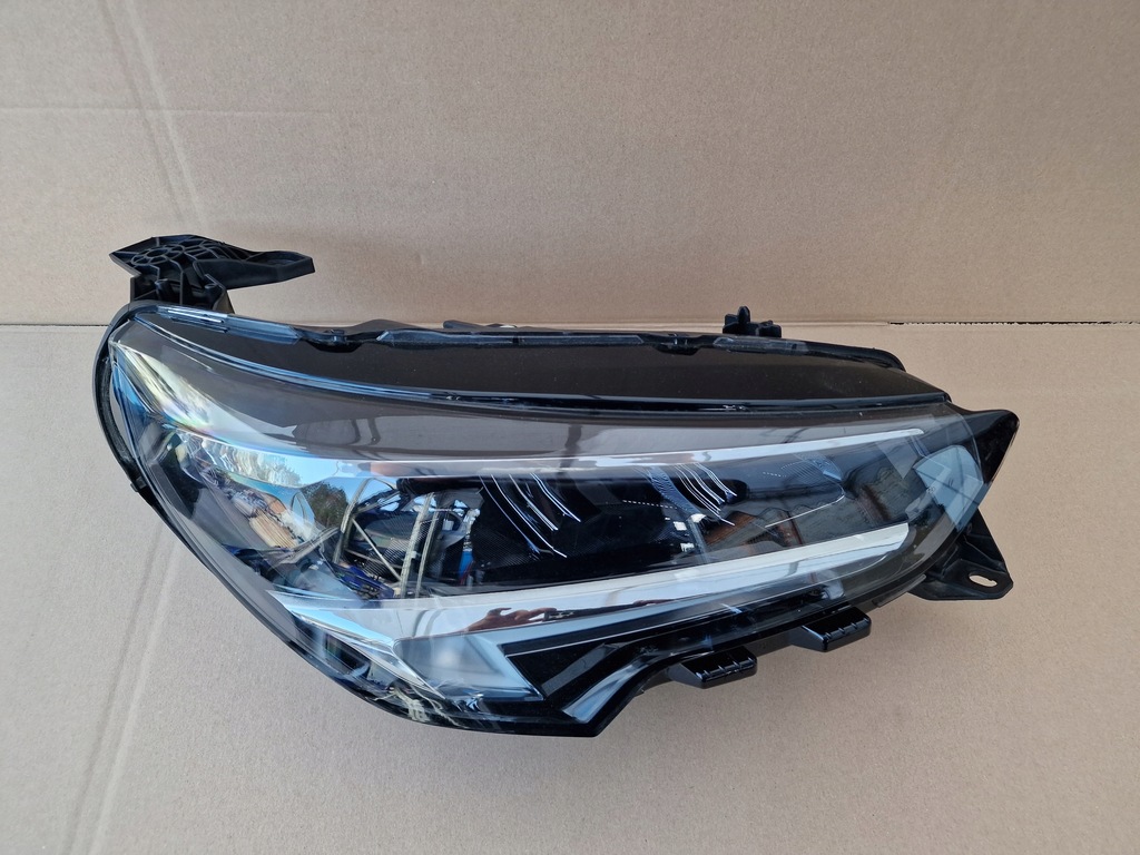 фото №1, Opel corsa f лампа full led 39162654