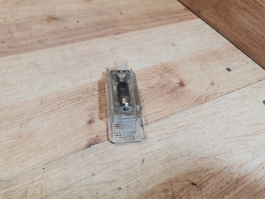 Лампа двері поріг педалей bmw x5 e53 Недорого