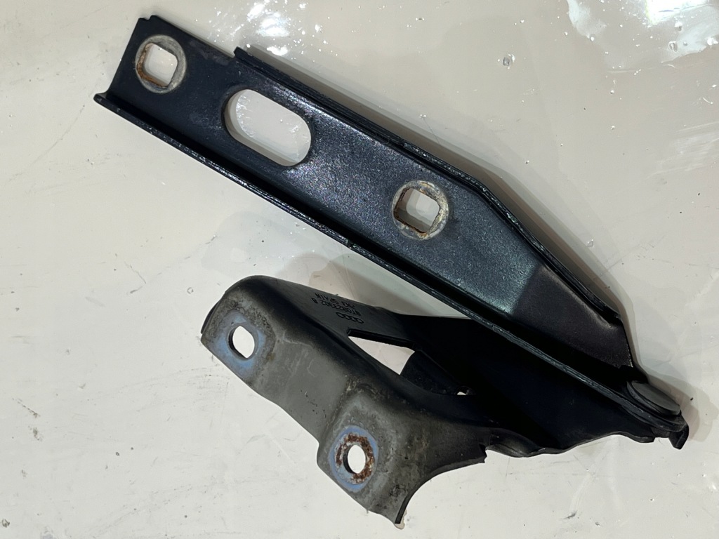 фото №1, Петля капот правый audi a5 8t 8t0823302b