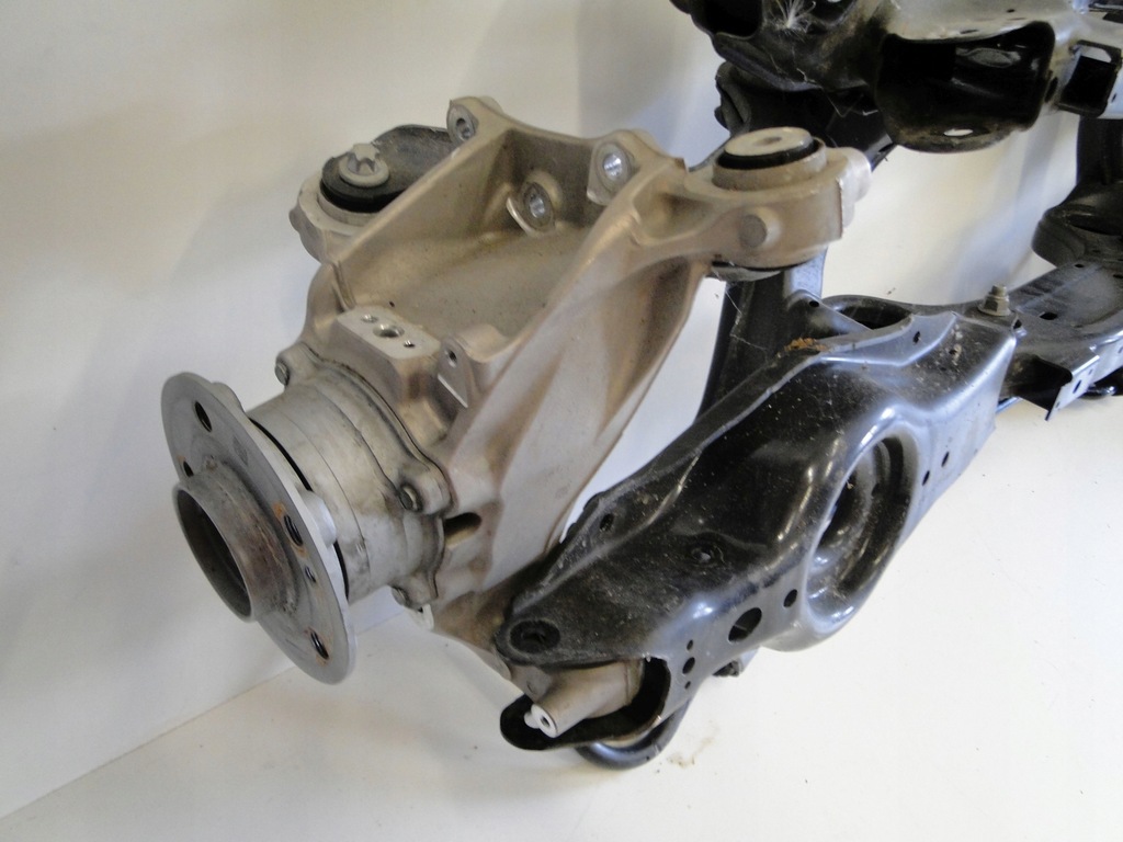 фото №9, Mercedes eqb 243 x243 w243 поворотный кулак ступица задняя левая