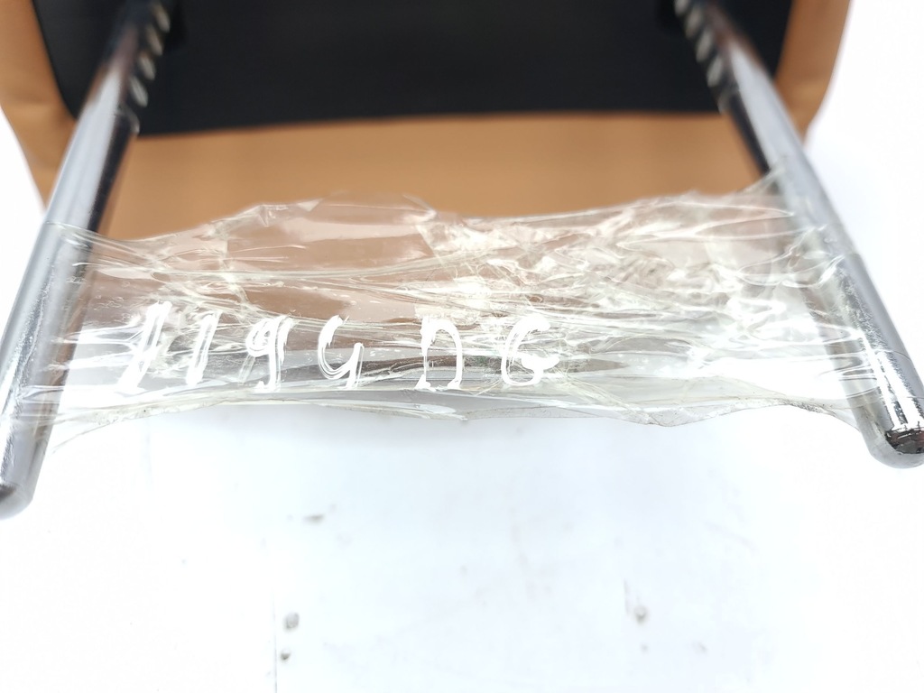 фото №9, Maserati quattroporte 2008 права сторона підголівник сидіння заднього