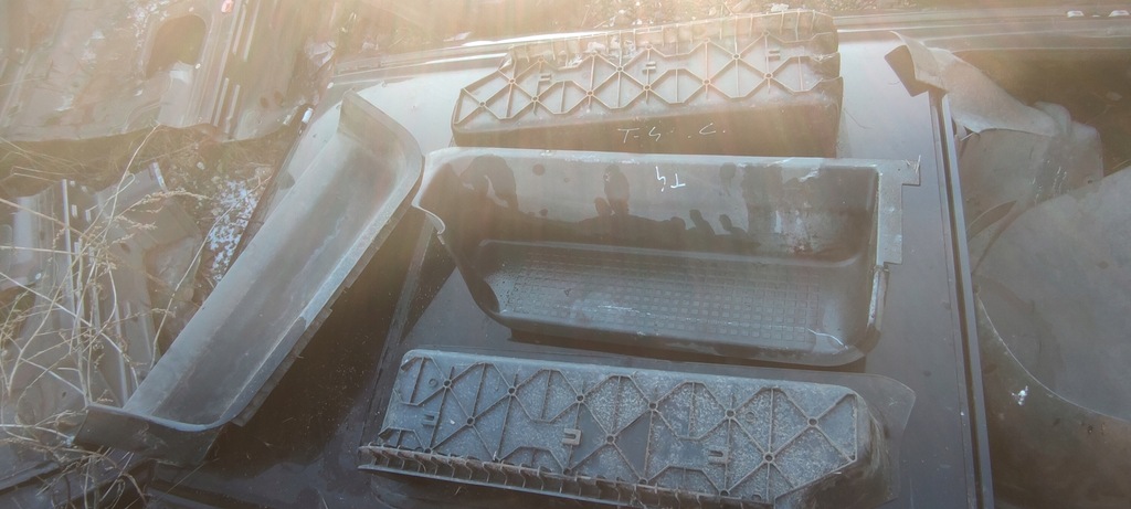 фото №1, Підніжка поріг лівий перед vwt4 705863735a 701863735a