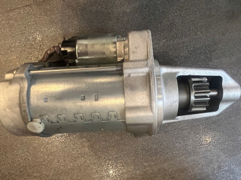 Купити Mercedes стартер a6459060800