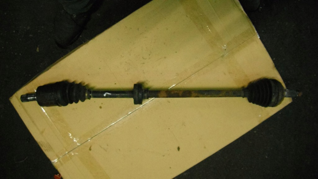 фото №1, Civic vii 1.6 16v 00-06 привідний вал ліва комплектна d16v1