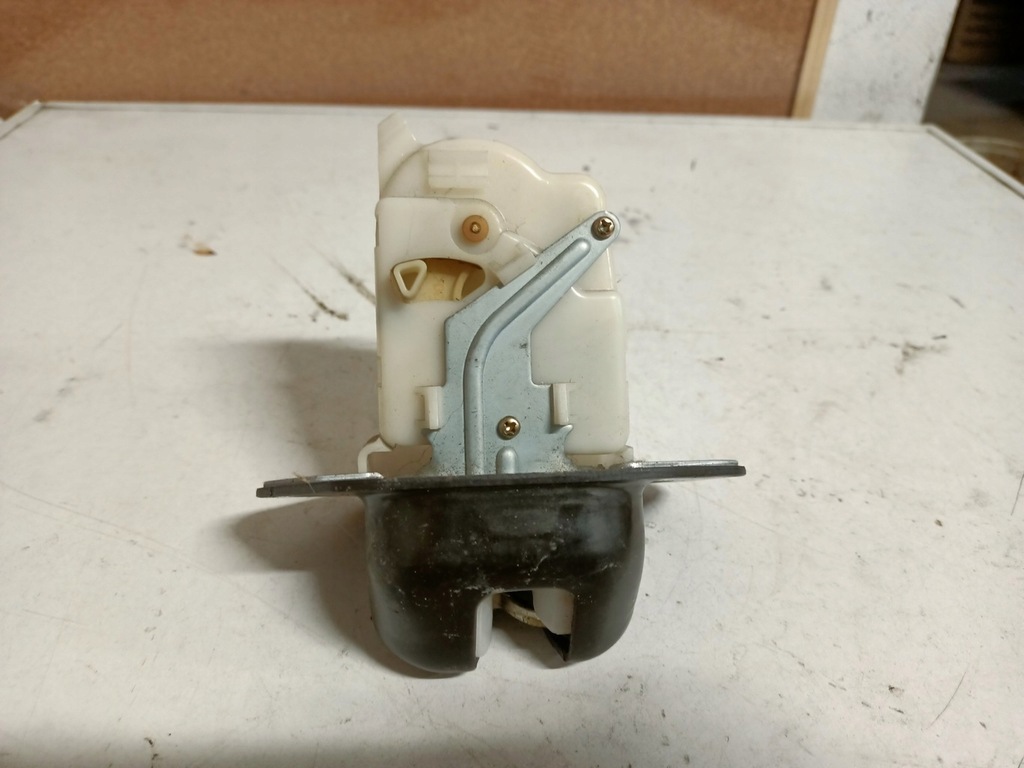 фото №5, Замок крышки задняя багажника nissan note e11