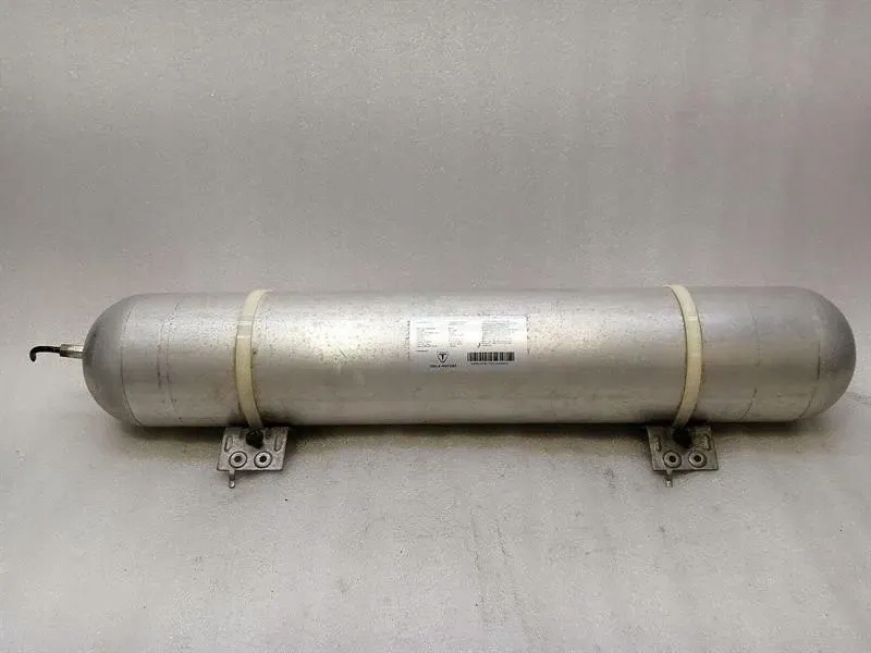 Tesla model x 75d air suspension бак 1027921-00b контейнер Недорого