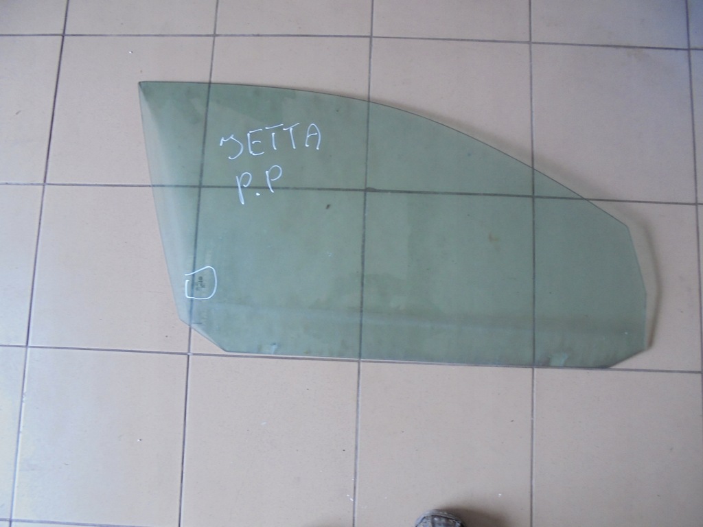 фото №1, Стекло боковая дверь правая vw jetta 07'