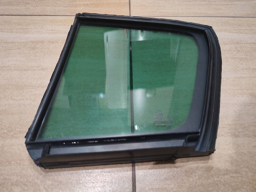 фото №12, Стекло боковая треугольник дверь правая kia sportage iv