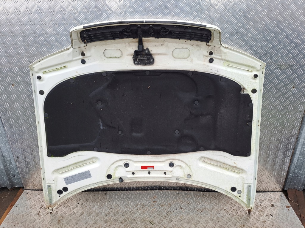 Audi a4 b5 8d0 капот Доставка