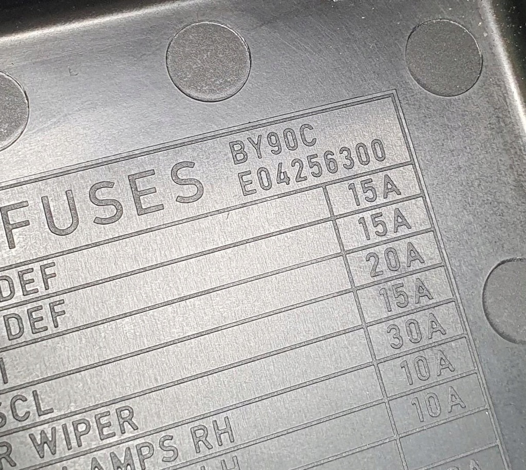 фото №5, Корпус коробка запобіжників nissan nv200 e04256300 e00301600