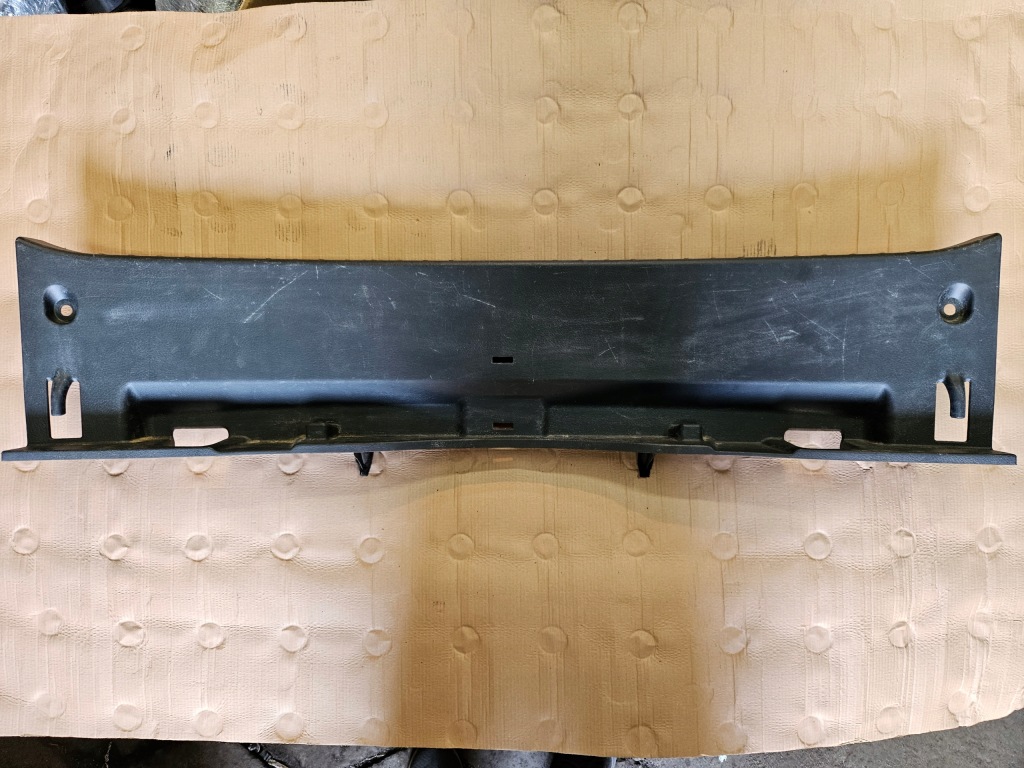 Купити Toyota corolla накладка поперечина заднього 58387-12070