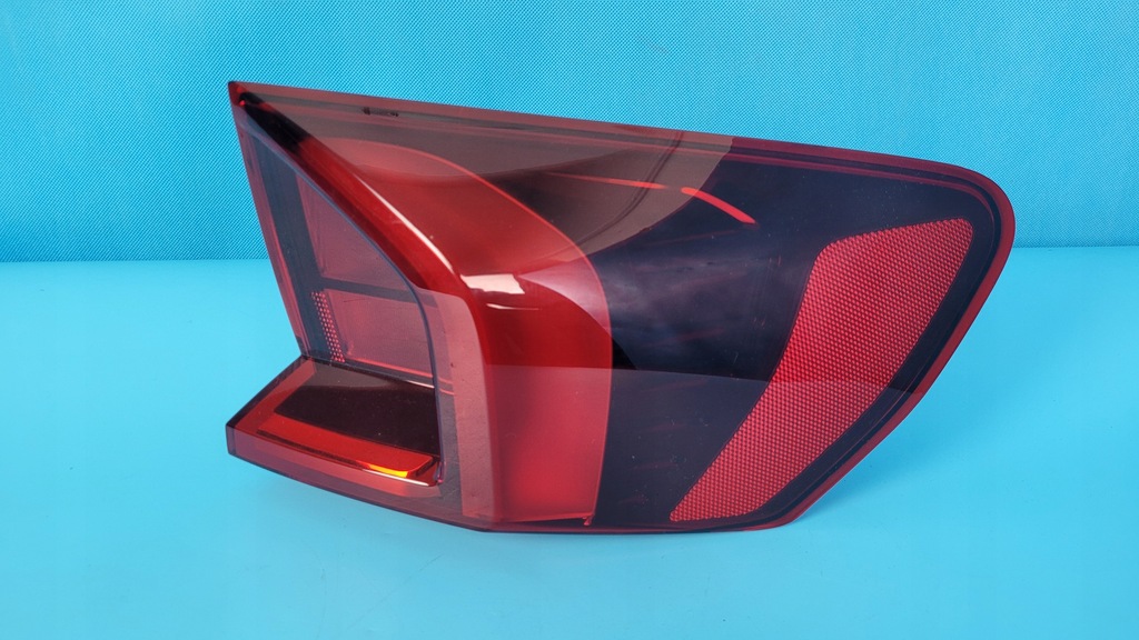 фото №1, Bmw x1 u11 sdrive18i 23r лампа правый задняя led 9465350