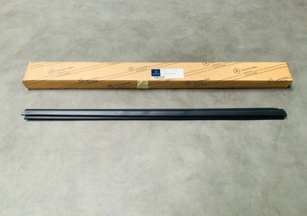 фото №1, Mb ml w164 передняя часть door inside window канал уплотнитель rail a1647250965