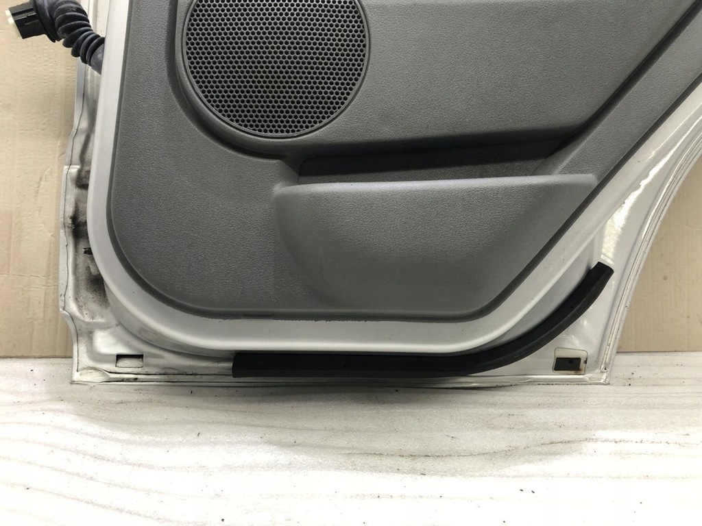 фото №14, Дверь правый задняя jeep grand cherokee wk iii