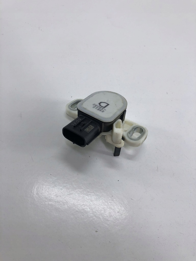 фото №5, Toyota rav 4 xa40 2017 датчик педалі гальма / стоп-сигнал