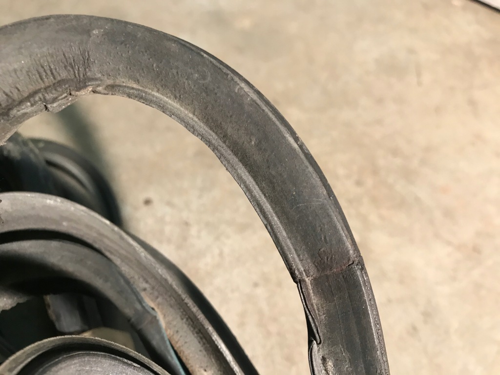 Прокладка ущільнювачі двері bmw e3 2.5 3.0 s 2500 Оригінал