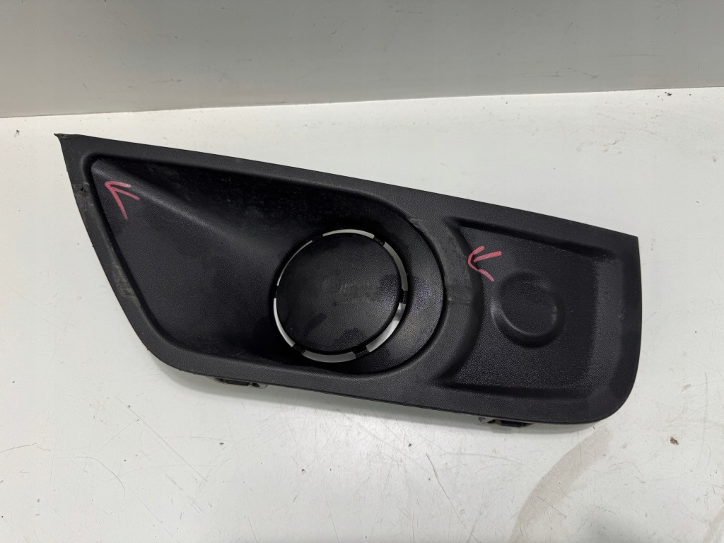 Купити Заглушка бампера ліва renault master iv 263360029r